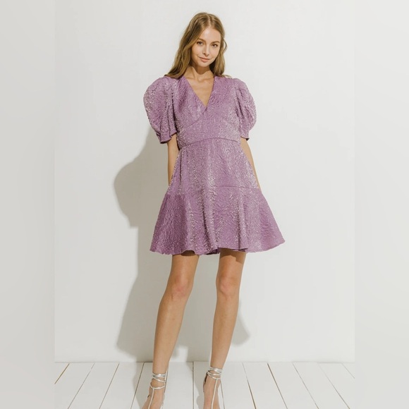 TEXTURE V-NECK MINI‎ DRESS - Picture 2 of 6